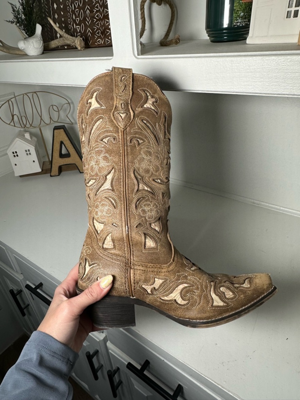 **SOLD**Laredo Womens 6.5 Western Cowboy Boots Tan Beige Embroidered Snip Toe - Picture 7 of 9